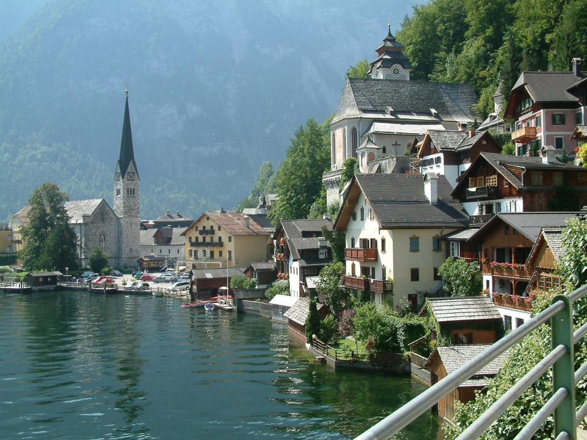 Haus Am Hof - 15Th Century House At The Lake, Near The Marketplace, With A Balcony Hallstatt Exterior photo