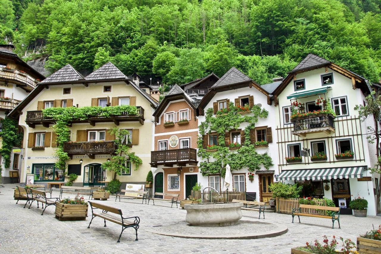 Haus Am Hof - 15Th Century House At The Lake, Near The Marketplace, With A Balcony Hallstatt Exterior photo